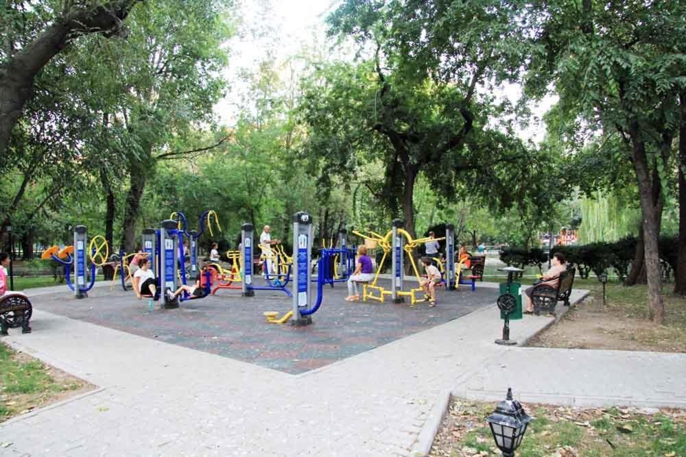 Central Park ブカレスト エクステリア 写真